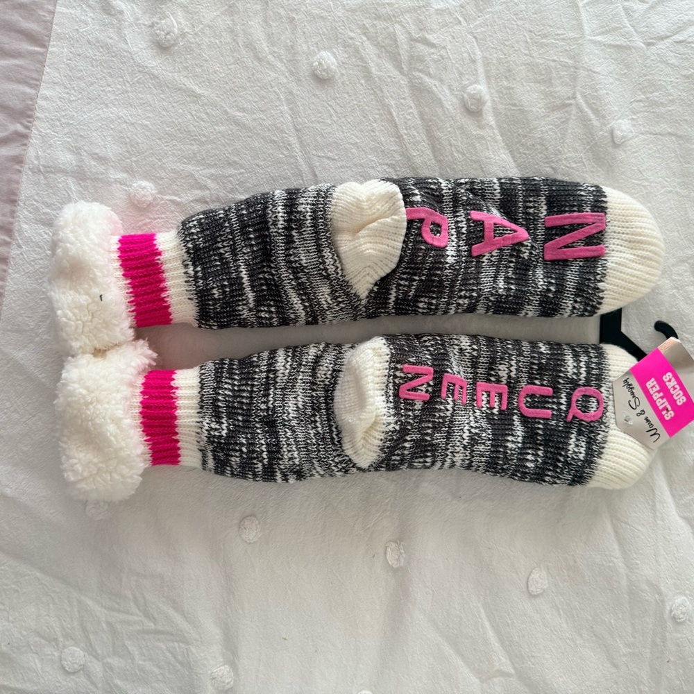 Warm & Snuggly Slipper Socks – Cozy Non-Slip Lounge Socks – New